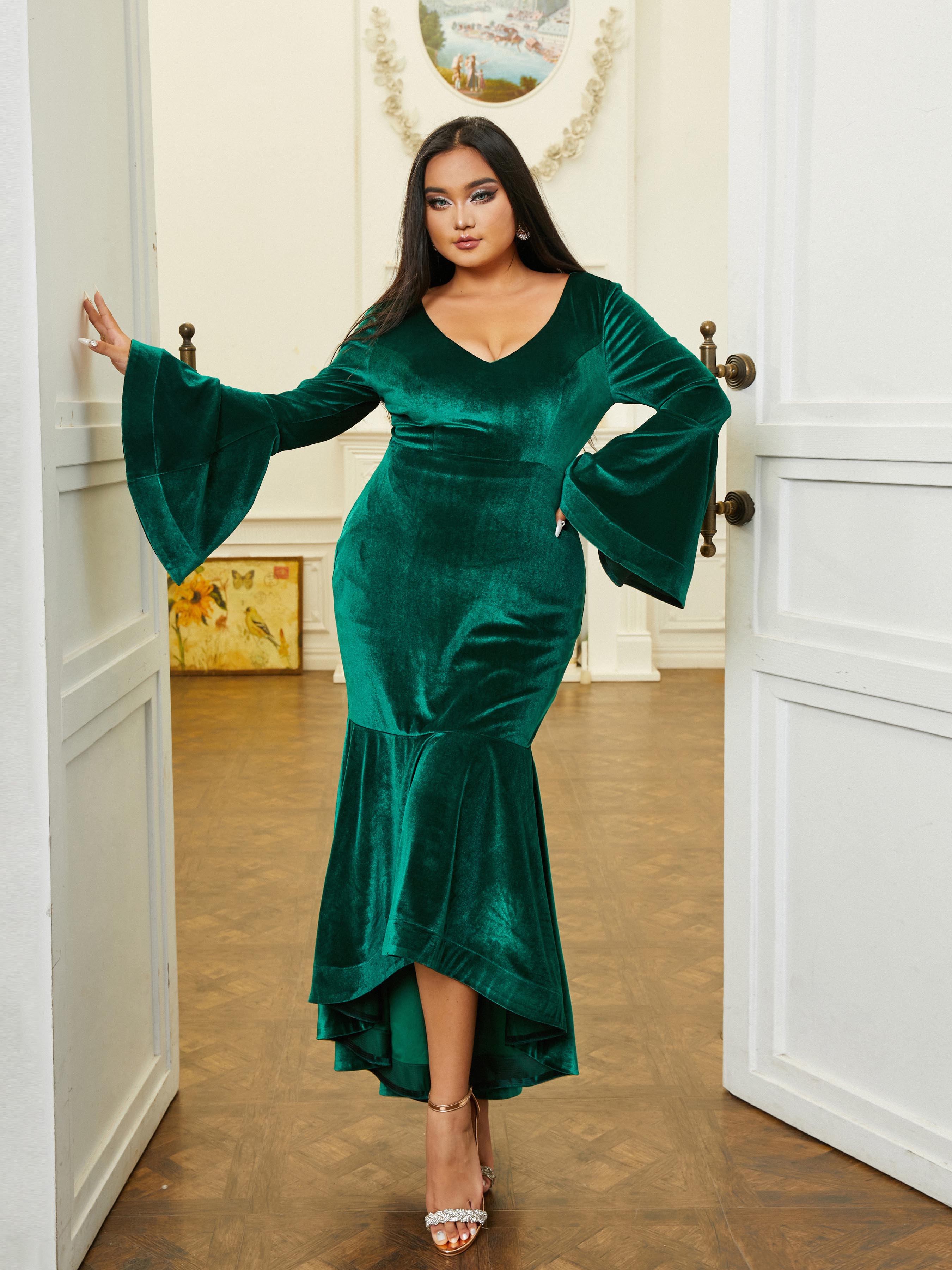 Plus Size Sexy Bell Sleeve Velvet Green Prom Dress PRM20813