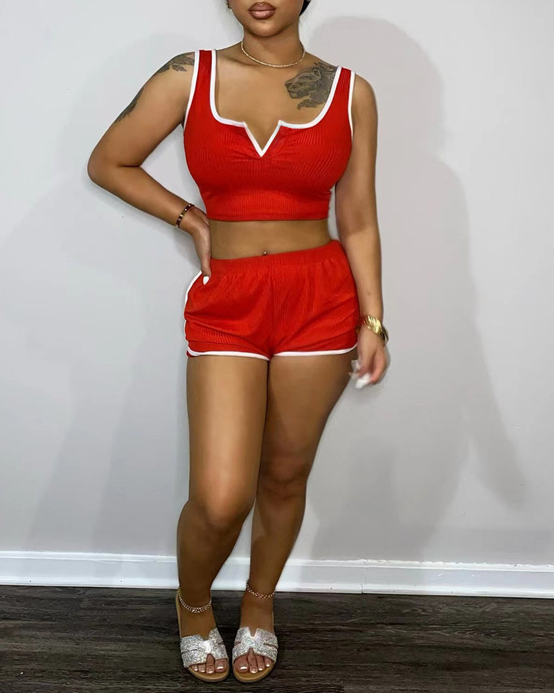 Solid Contrast Binding Notched Neck Crop Tank Top & Shorts Set